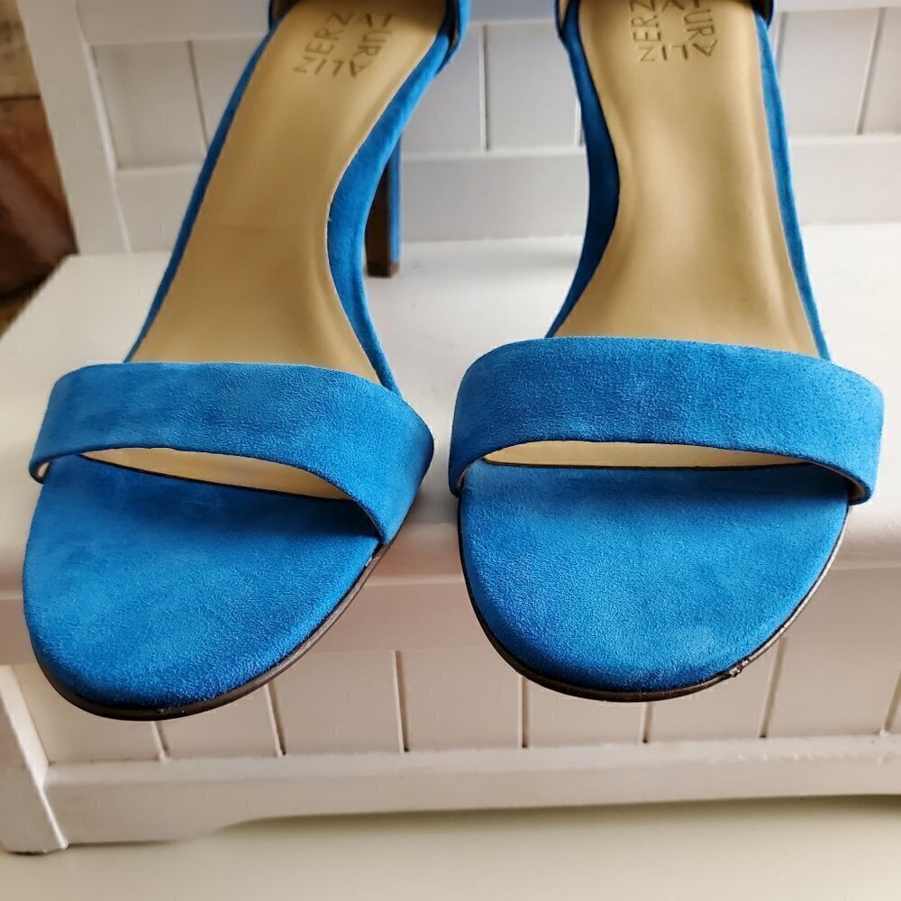 NATURALIZER BLUE SUEDE HEELS SIZE 9. - Picture 4 of 7